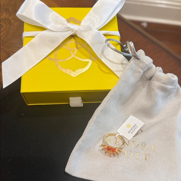 Kendra Scott Sun Gold Band Ring, Dust Bag & Gift Box - Picture 3 of 5